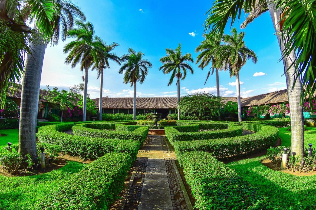 Hotel El Convento Leon Nicaragua ภายนอก รูปภาพ
