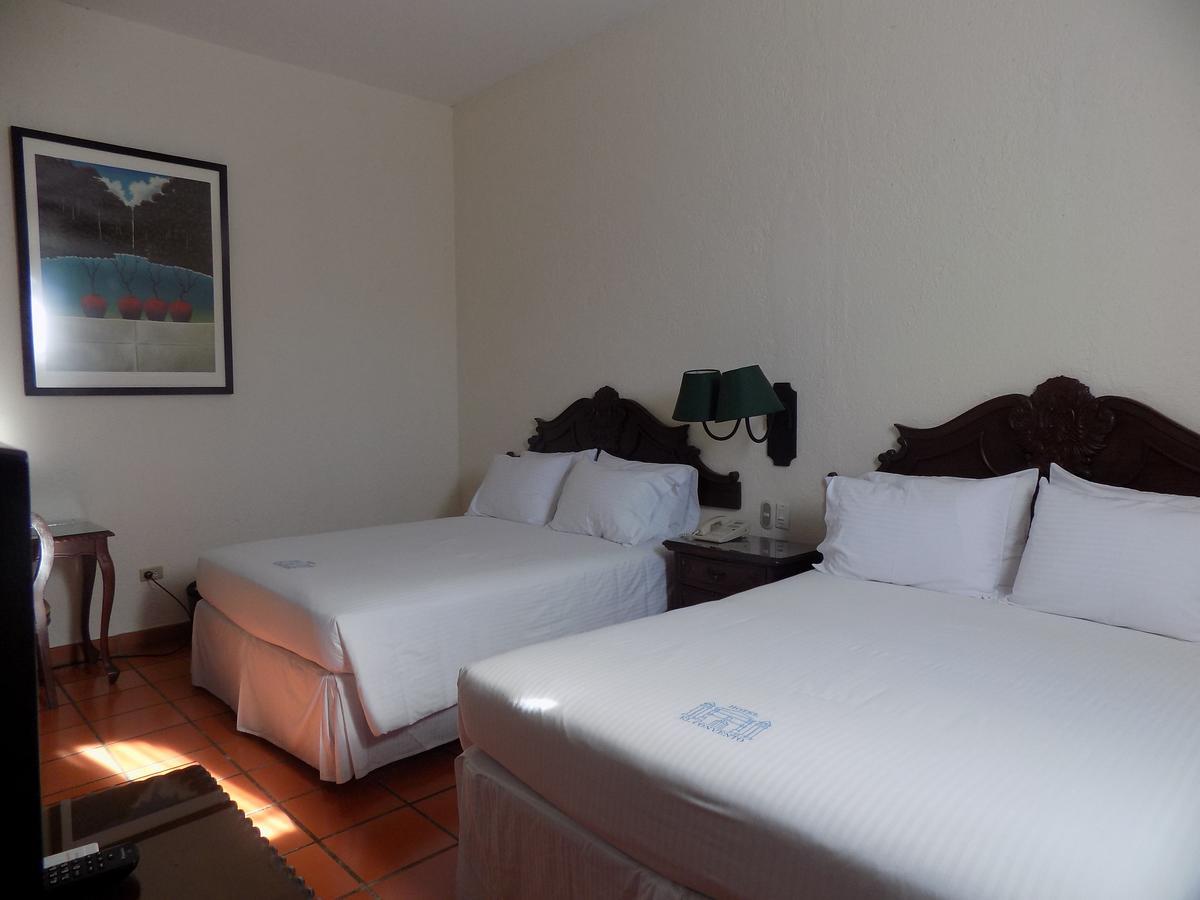 Hotel El Convento Leon Nicaragua ภายนอก รูปภาพ