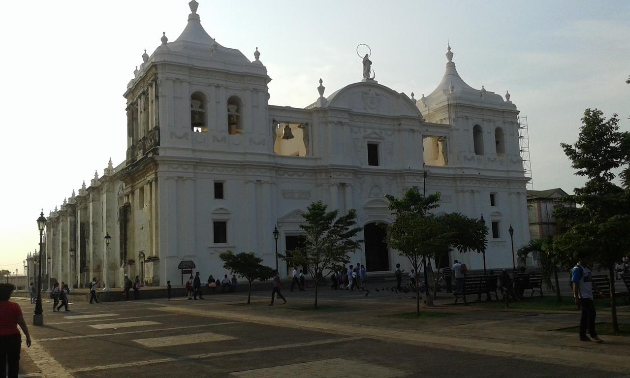 Hotel El Convento Leon Nicaragua ภายนอก รูปภาพ