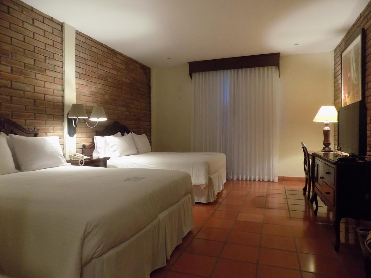 Hotel El Convento Leon Nicaragua ภายนอก รูปภาพ