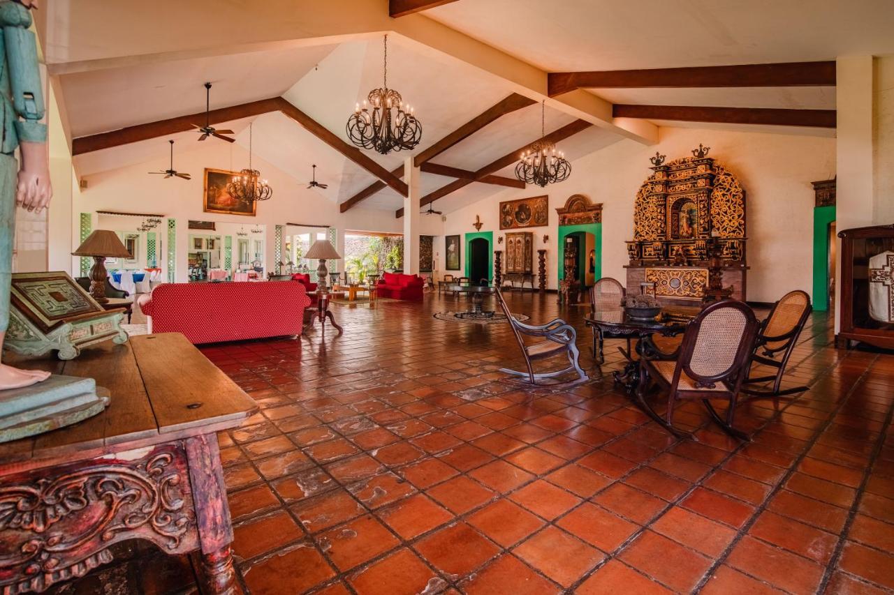 Hotel El Convento Leon Nicaragua ภายนอก รูปภาพ