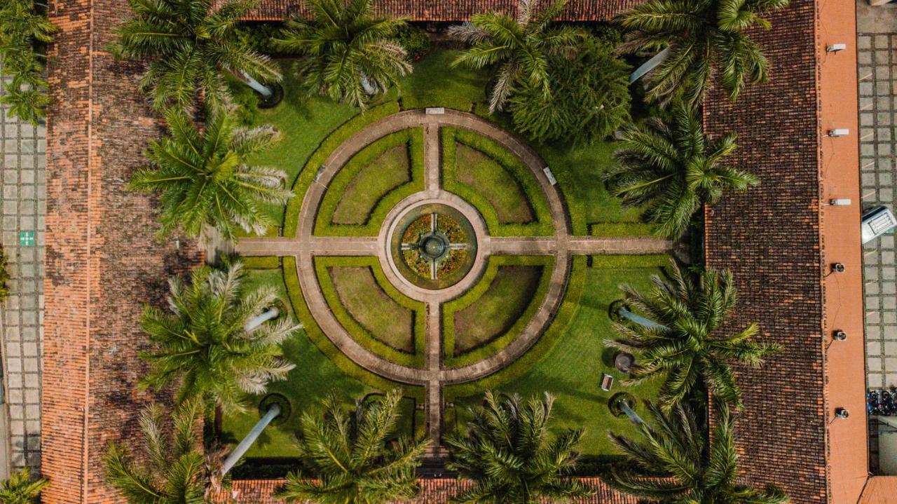 Hotel El Convento Leon Nicaragua ภายนอก รูปภาพ