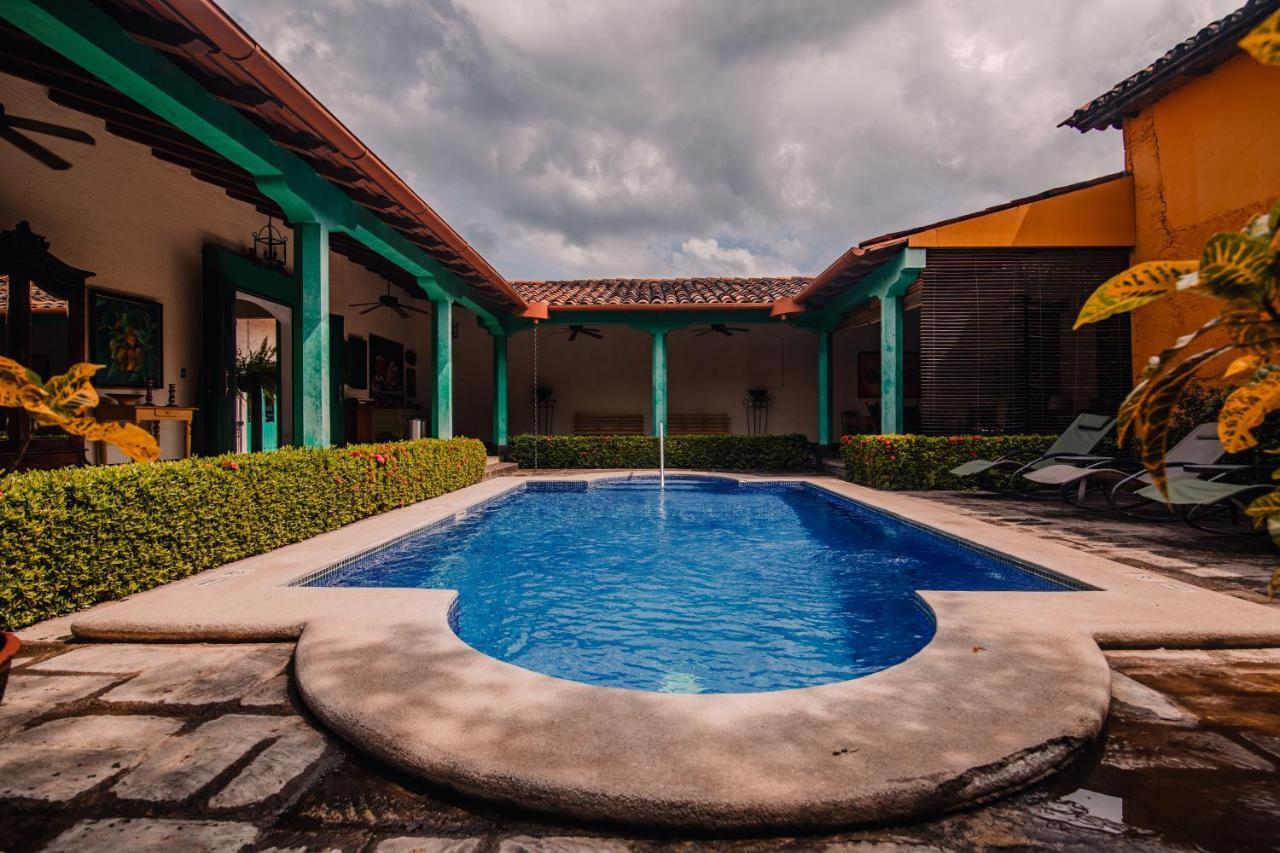 Hotel El Convento Leon Nicaragua ภายนอก รูปภาพ
