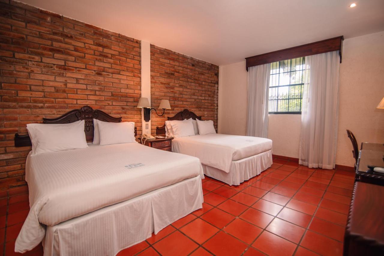 Hotel El Convento Leon Nicaragua ภายนอก รูปภาพ